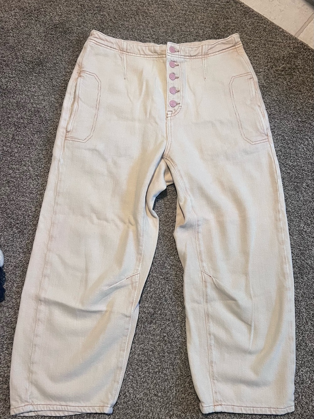 Free People light pink Osaka barrel Jeans with Pink Button fly 29